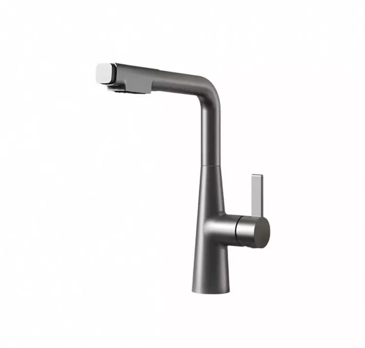Pagbitad sa Mainit Ug Bugnaw nga Faucet sa Kusina